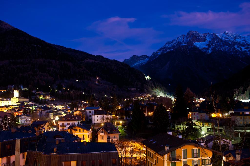 Hotel Garni Cristallo Ponte Di Legno Buitenkant foto